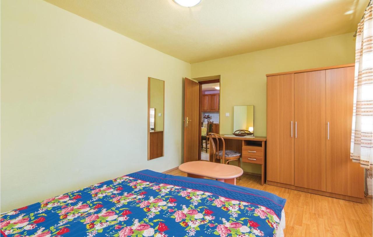 Pet Friendly Apartment In Porec With Wifi Exterior foto