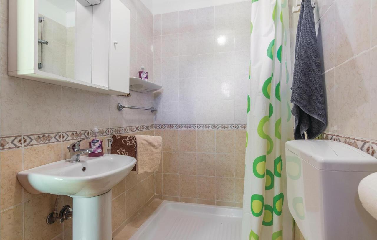 Pet Friendly Apartment In Porec With Wifi Exterior foto